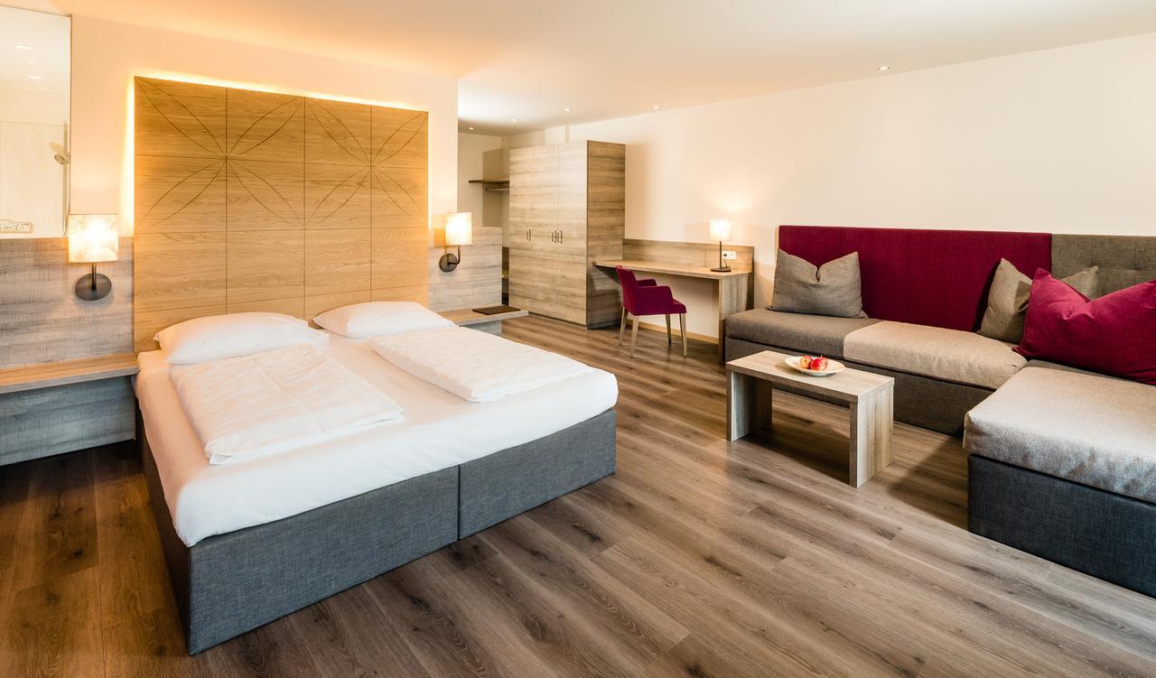 Roesslwirt Hotel Barbiano  Buitenkant foto
